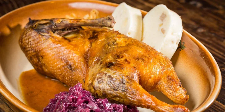 K Pavoukovi na středověké hody: historická show, 5chodové menu a neomezené nápoje