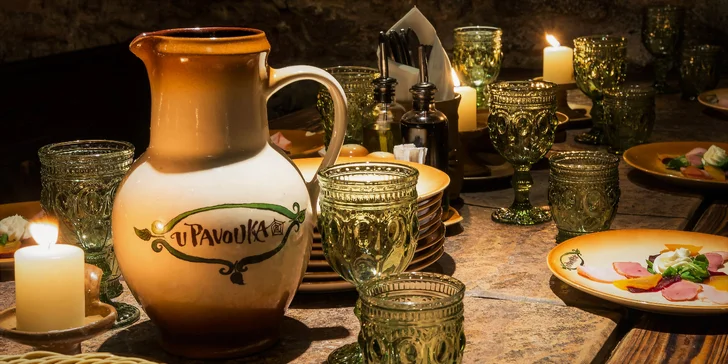 K Pavoukovi na středověké hody: historická show, 5chodové menu a neomezené nápoje