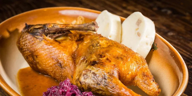 K Pavoukovi na středověké hody: historická show, 5chodové menu a neomezené nápoje