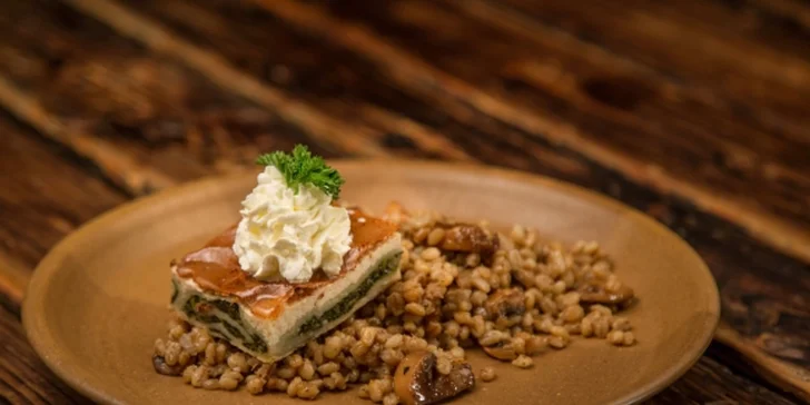 Hodujte jako ve středověku: historická show, 5chodové menu a neomezené nápoje