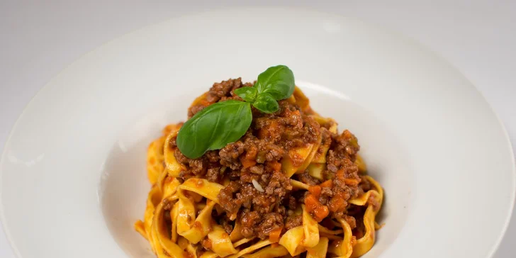 Domácí carpaccio, tagliatelle s hovězím masem a tiramisu pro 2 osoby