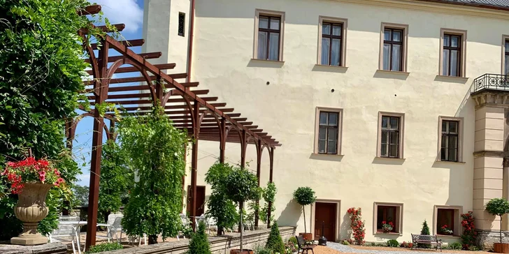 Pohádková romantika v Chateau Zbiroh: večeře v krčmě, wellness a prohlídka zámku