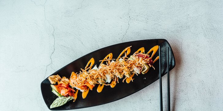 Sushi sety s 24 až 58 ks: maki, nigiri, velké smažené rolky i minizávitky a mořské řasy