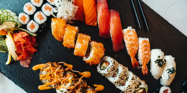 Sushi sety s 24 až 58 ks: maki, nigiri, velké smažené rolky i minizávitky a mořské řasy