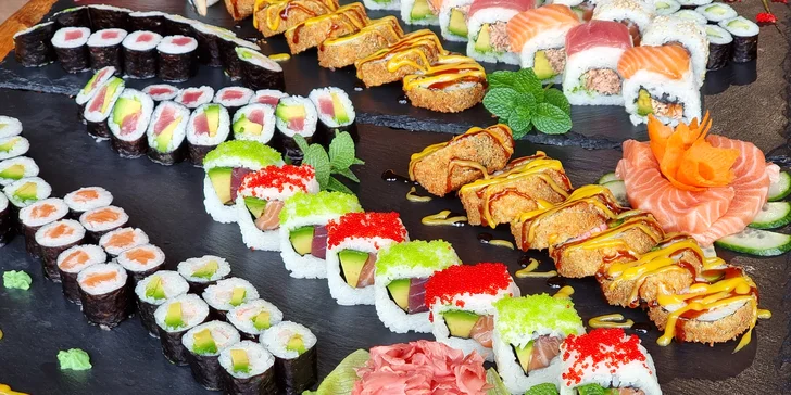 66 až 106 ks pestrobarevného sushi: maki i nigiri s rybami a zeleninou