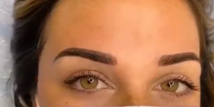 Stále upravená: permanentní make-up metodou pudrového obočí či linky