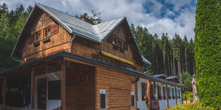 Pro výletníky a otužilce: bungalov či apartmán u lesní plovárny v KRNAPu