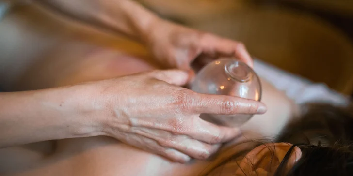 Úleva od bolesti zad: 30–60 minut baňkování i reflexní masáž chodidel