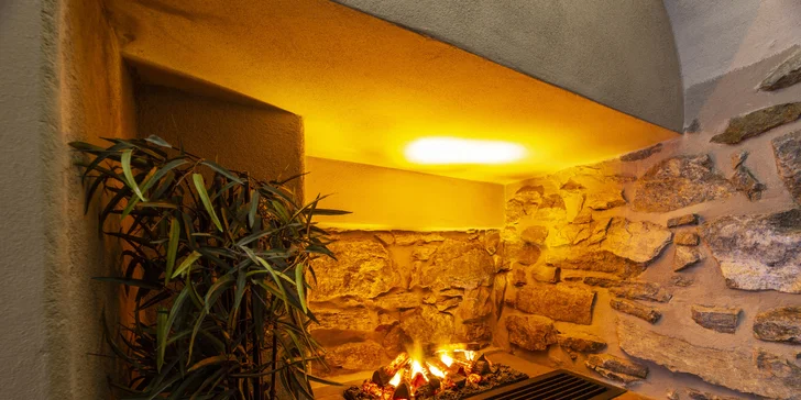 90 minut privátního wellness pro pár: romantika i relax ve vířivce či sauně