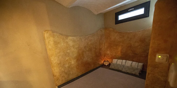90 minut privátního wellness pro pár: romantika i relax ve vířivce či sauně