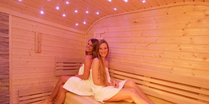 90 minut privátního wellness pro 2: romantika i relax ve vířivce či sauně