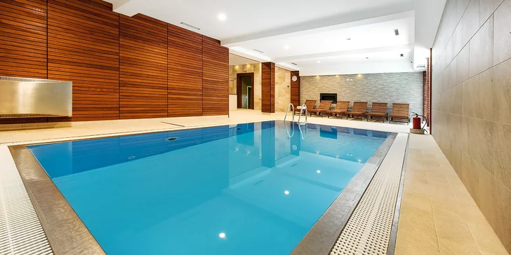 90 minut v privátním wellness až pro 4 osoby: vířivka, bazén nebo i sauna
