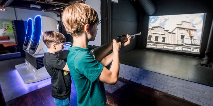 30 až 120 minut na laserovém střeleckém simulátoru až pro 10 hráčů