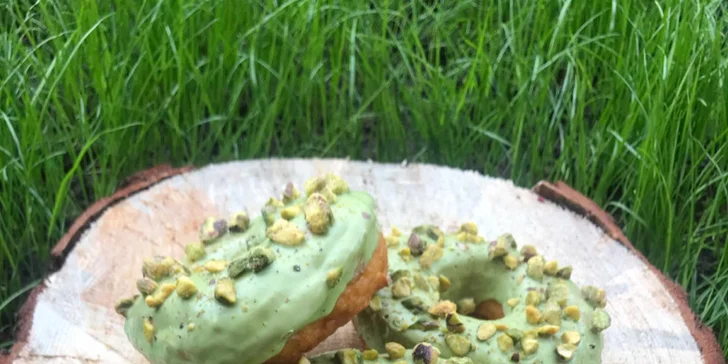 Donut a káva v pardubickém OC Atrium: espresso či americano, plněné a neplněné dezerty