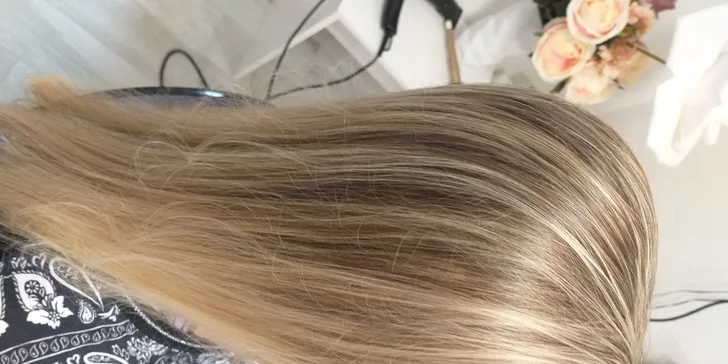 Kadeřnický balíček pro dámy: módní střih s vlasovou maskou filler