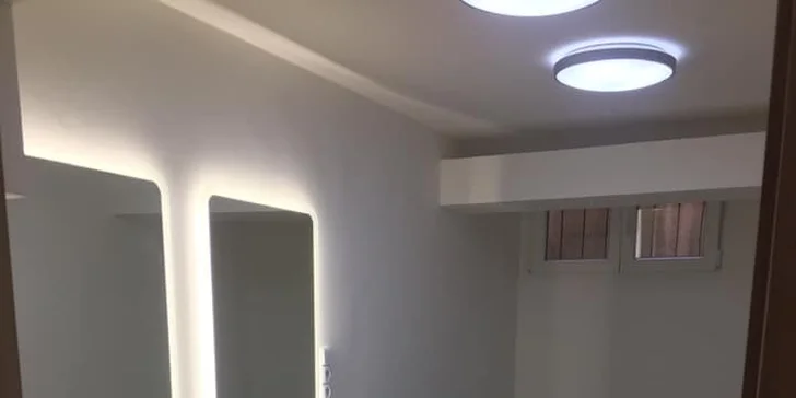 Kadeřnický balíček pro dámy: módní střih s vlasovou maskou filler