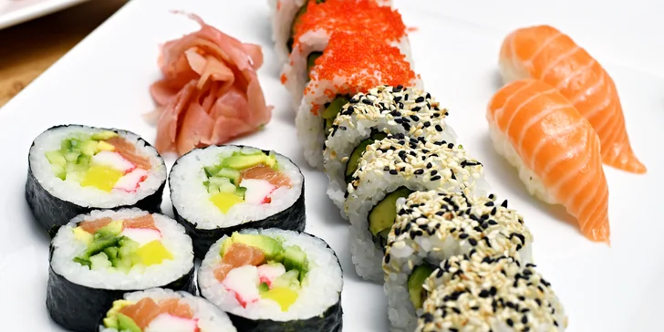 30% sleva na jídlo i nápoje v karlínské restauraci Fuku wok & sushi: saláty, tradiční polévky, nudle i sushi