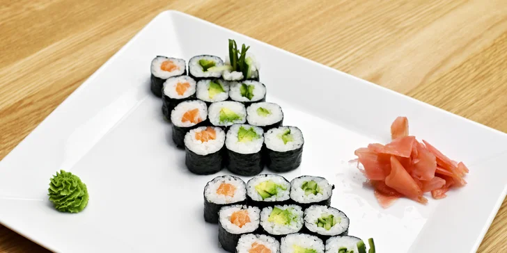 Do Karlína na Japonsko: 24–74 ks sushi i se závitky či salátem wakame