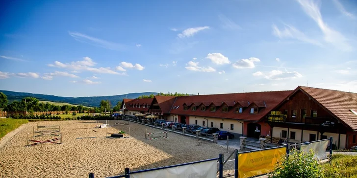 Až 4denní pohoda na koňské farmě u Liberce: snídaně či polopenze, wellness i farmářské zážitky