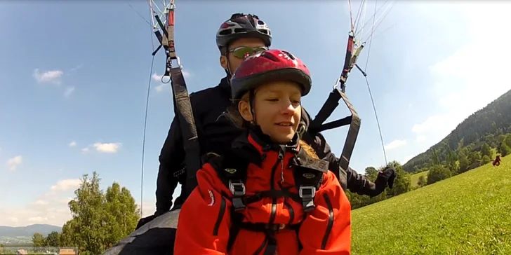 Vyleťte až do oblak: paraglidingový tandemový let na míru