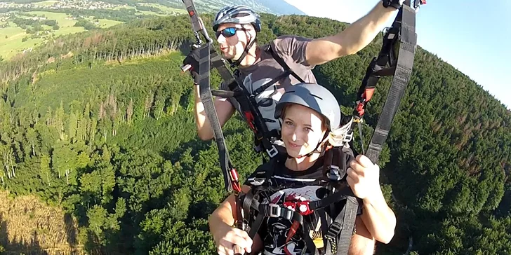 Vyleťte až do oblak: paraglidingový tandemový let na míru