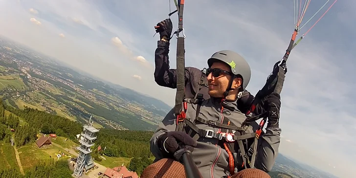 Vyleťte až do oblak: paraglidingový tandemový let na míru