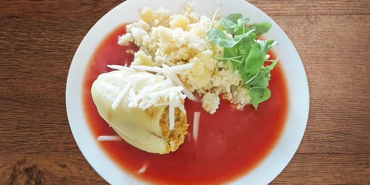 Velké veganské menu: polévka, hlavní chod, salát i domácí buchta