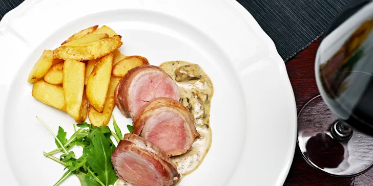 5chodové středomořské menu pro 2 osoby: carpaccio, flank steak, panenka i semifreddo