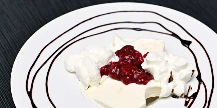 5chodové středomořské menu pro 2 osoby: carpaccio, flank steak, panenka i semifreddo