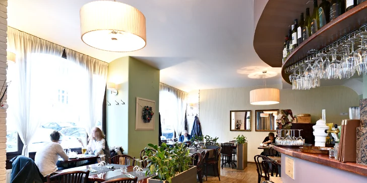5chodové středomořské menu pro 2 osoby: carpaccio, flank steak, panenka i semifreddo
