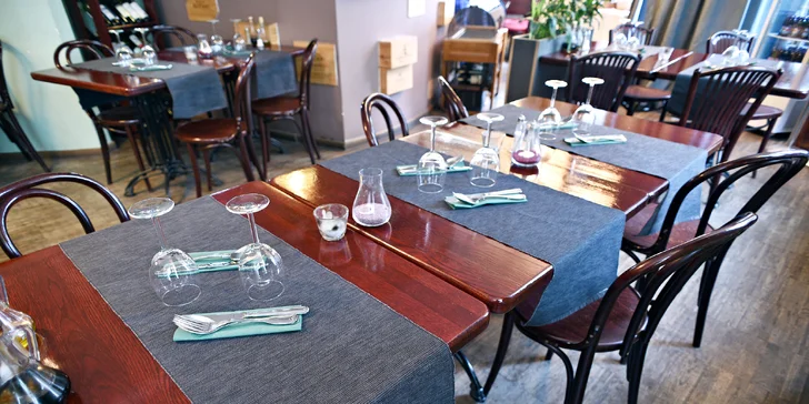5chodové středomořské menu pro 2 osoby: carpaccio, flank steak, panenka i semifreddo