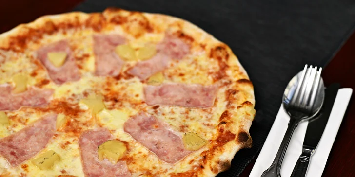 Itálie s sebou: výběr ze čtyř druhů pizz či tří druhů velkých salátů pro jednoho i dva
