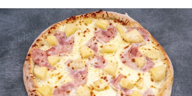 Jedna nebo dvě pizzy dle výběru z Pizza Bombastica: sýrová, šunková i pálivá s jalapeños