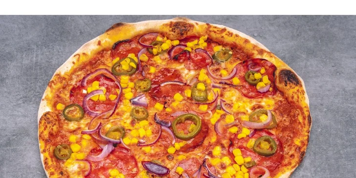 Jedna nebo dvě pizzy dle výběru z Pizza Bombastica: sýrová, šunková i pálivá s jalapeños