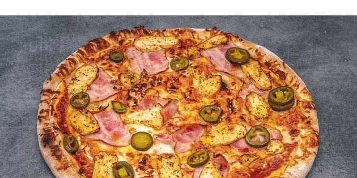 Jedna nebo dvě pizzy dle výběru z Pizza Bombastica: sýrová, šunková i pálivá s jalapeños