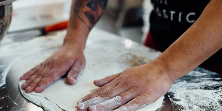 Jedna nebo dvě pizzy dle výběru z Pizza Bombastica: sýrová, šunková i pálivá s jalapeños