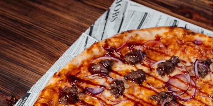 Jedna nebo dvě pizzy dle výběru z Pizza Bombastica: sýrová, šunková i pálivá s jalapeños