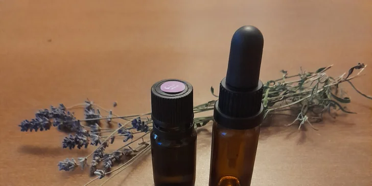 Aroma masáže s vybranými esenciálními oleji, parafínový zábal rukou pro jednoho i pár či koupel nohou
