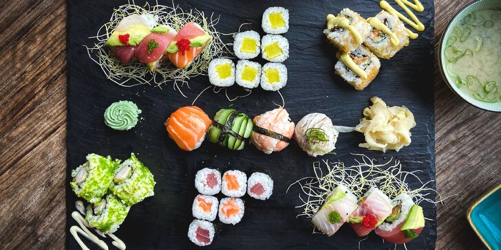 Sushi set z 28 kousků pro 2 osoby: Omakase aneb výběr šéfkuchaře