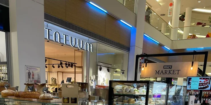 Donut a káva v pardubickém OC Atrium: espresso či americano, plněné a neplněné dezerty