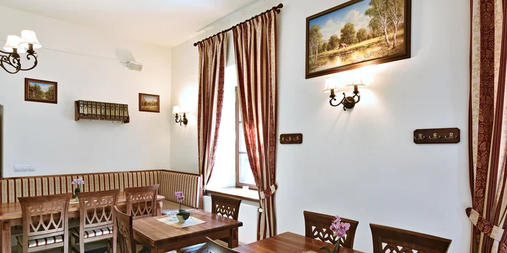 Hostina kousek od Pražského hradu: jelení steak, rumpsteak, panenka nebo grilovaný filet z candáta