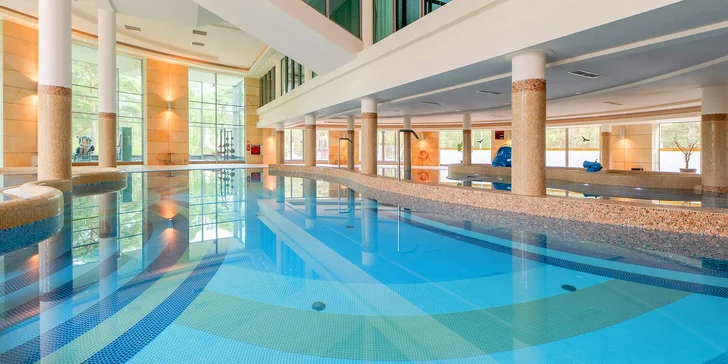Dovolená u Baltu: 5* hotel se soukromou pláží, polopenze i neomezený vstup do termálního wellness