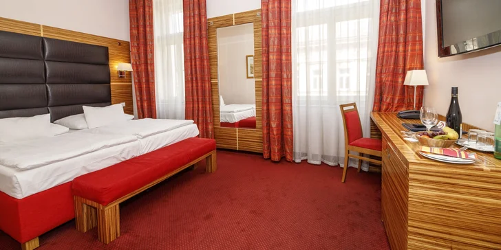Pobyt v luxusním 4* hotelu u Václavského náměstí: strava, projižďka městem i privátní wellness