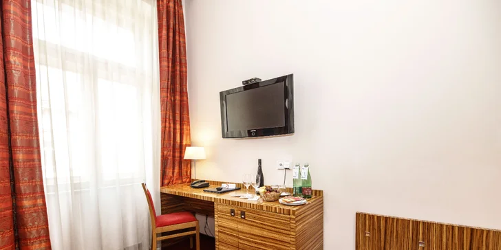 Pobyt v luxusním 4* hotelu u Václavského náměstí: strava, projižďka městem i privátní wellness