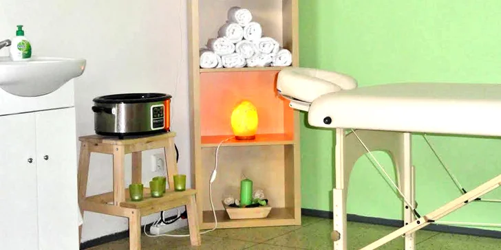 Relaxujte: 50 min. regenerační masáže zad i nohu konopným olejem
