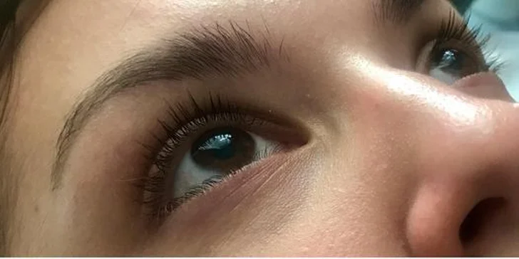 Pro svůdný a krásný pohled: lash lifting řas, laminace obočí s barvením či prodloužení 2D–5D