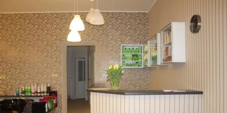 Pro svůdný a krásný pohled: lash lifting řas a laminace obočí s barvením