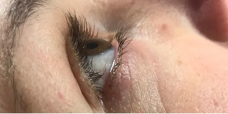Pro svůdný a krásný pohled: lash lifting řas, laminace obočí s barvením či prodloužení 2D–5D
