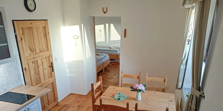 Pohodový pobyt v nově zrekonstruované chalupě na Šumavě: vybavený apartmán až pro 6 osob