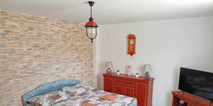 Pohodový pobyt v nově zrekonstruované chalupě na Šumavě: vybavený apartmán až pro 6 osob